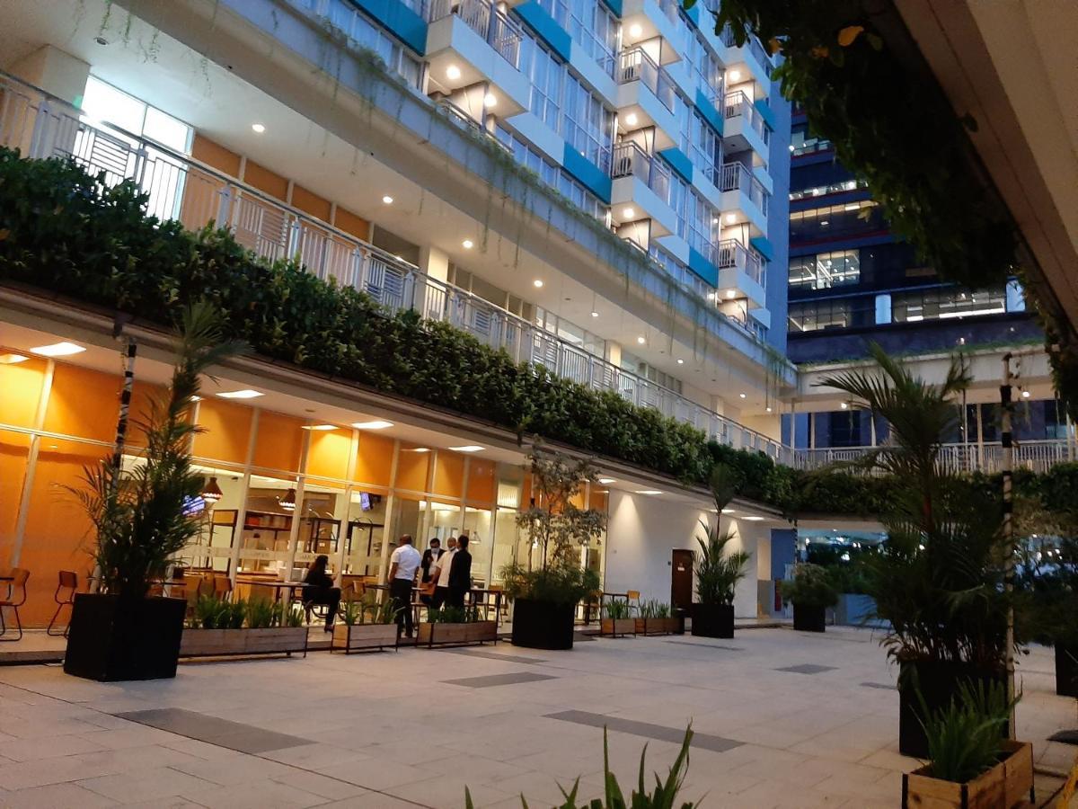 Cozy The H Residence Cawang By Bonzela Property Jakarta Kültér fotó